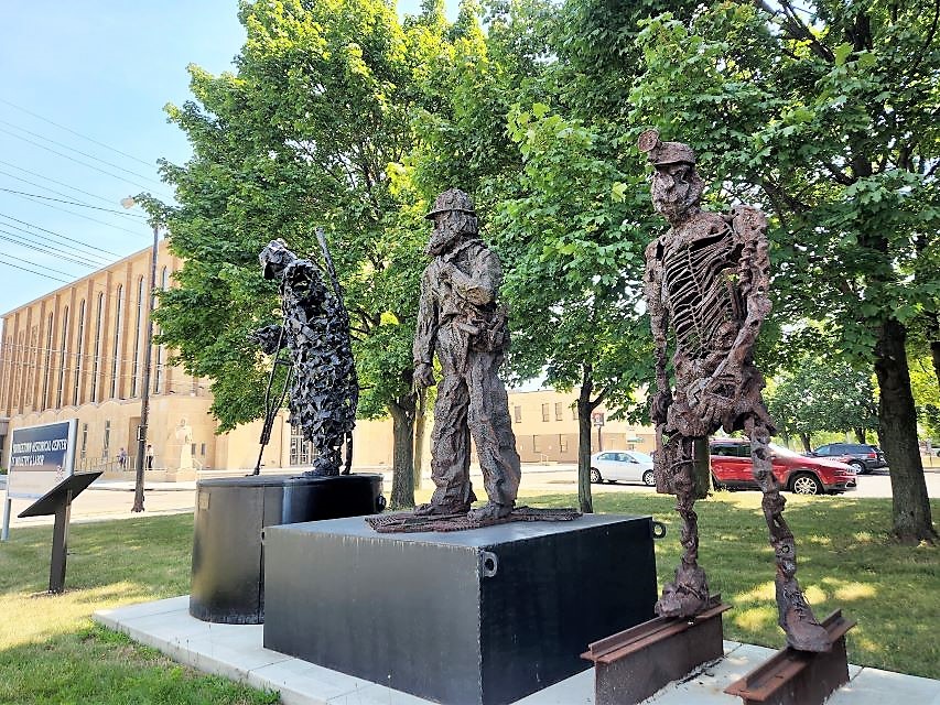 Metal sculpture tribute to the steelworkers of Youngstown.