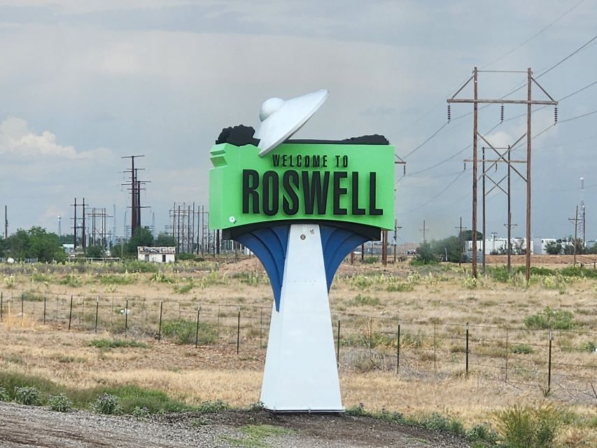 This is the Welcome to Roswell New Mexico sign coming into Roswell.